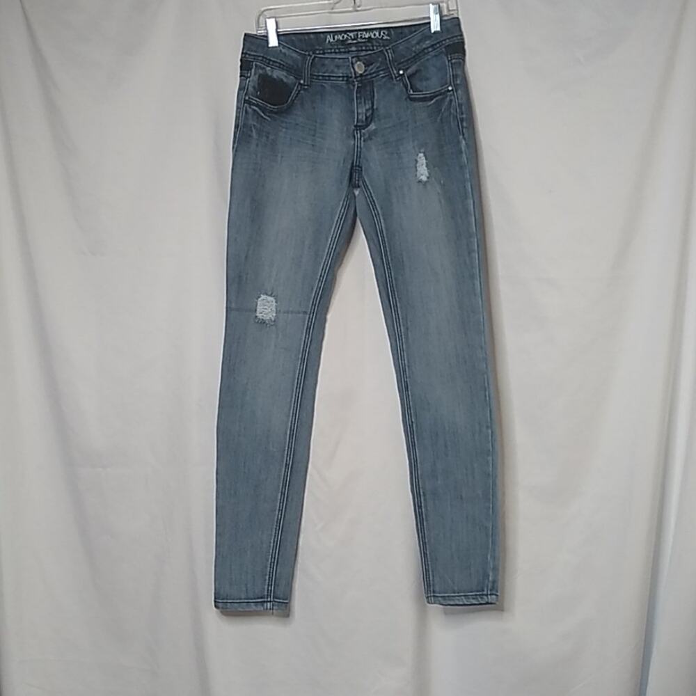 Almost Famous Mid-Rise Embroidered Skinny Jeans